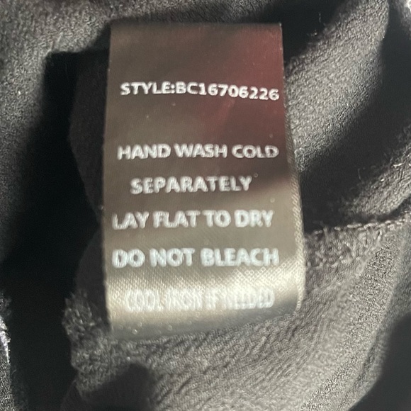 KENDALL & KYLIE Black & White Rose Print Romper Size Large - Picture 8 of 14